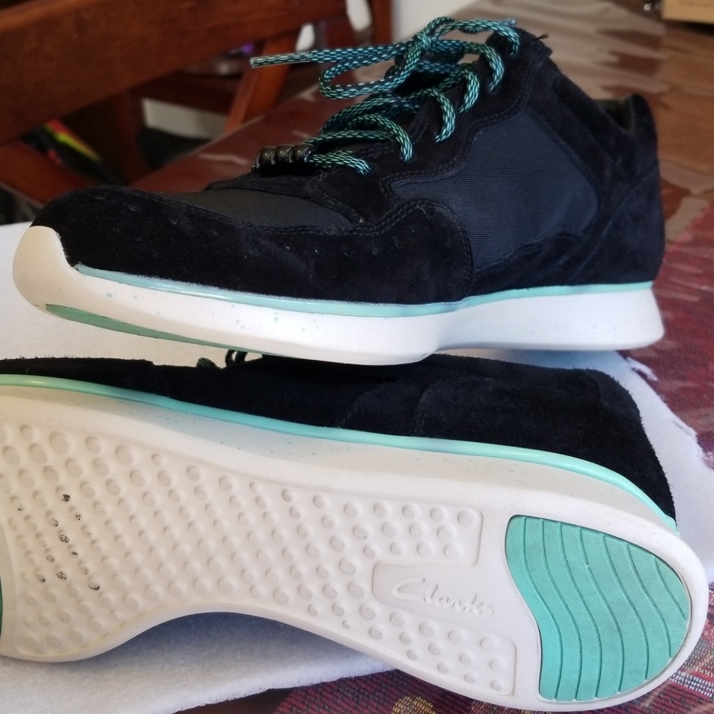 Clarks - Picture 3 of 7